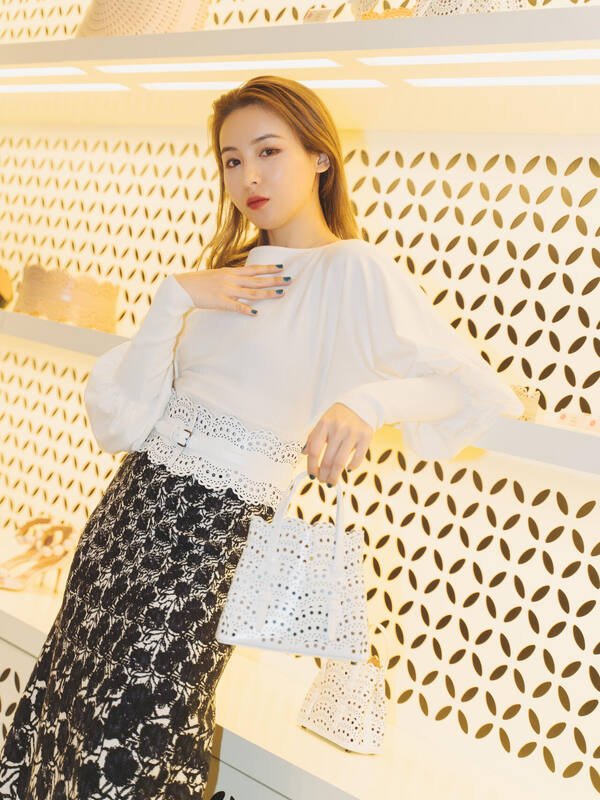 Burberry White shoulder bag — Premium Replica
