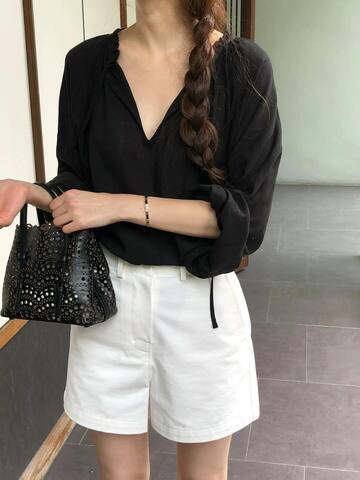 Burberry Black 18x12cm shoulder bag 1 1 Replica