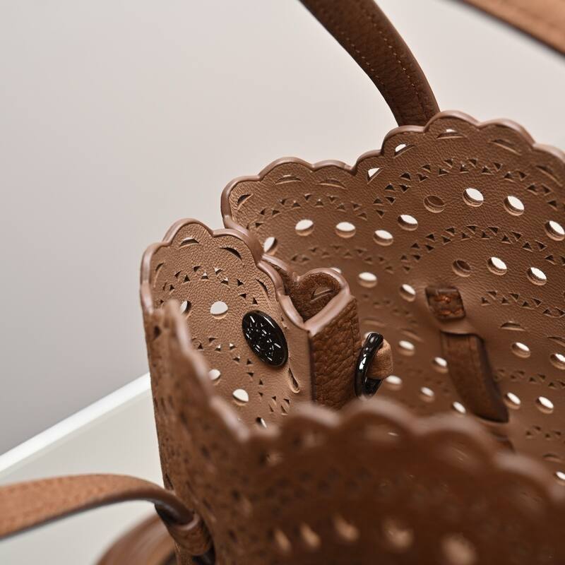 Burberry Brown 25x18x10cm shoulder bag — 1:1 Replica