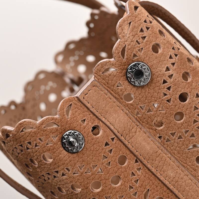 Burberry Brown 25x18x10cm shoulder bag — 1:1 Replica