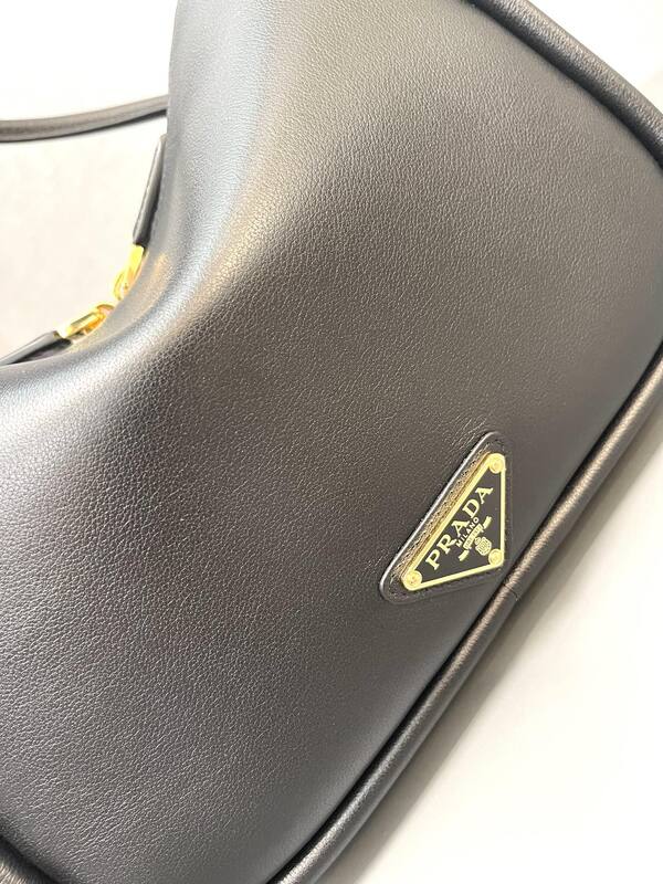 Prada Black shoulder bag — AAA Quality Replica