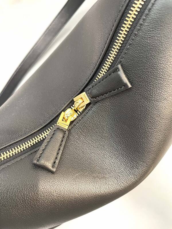 Prada Black shoulder bag — AAA Quality Replica