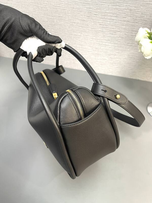 Prada Black shoulder bag — AAA Quality Replica