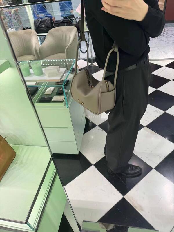 Prada Brown 25x18x10cm shoulder bag — AAA Quality Replica