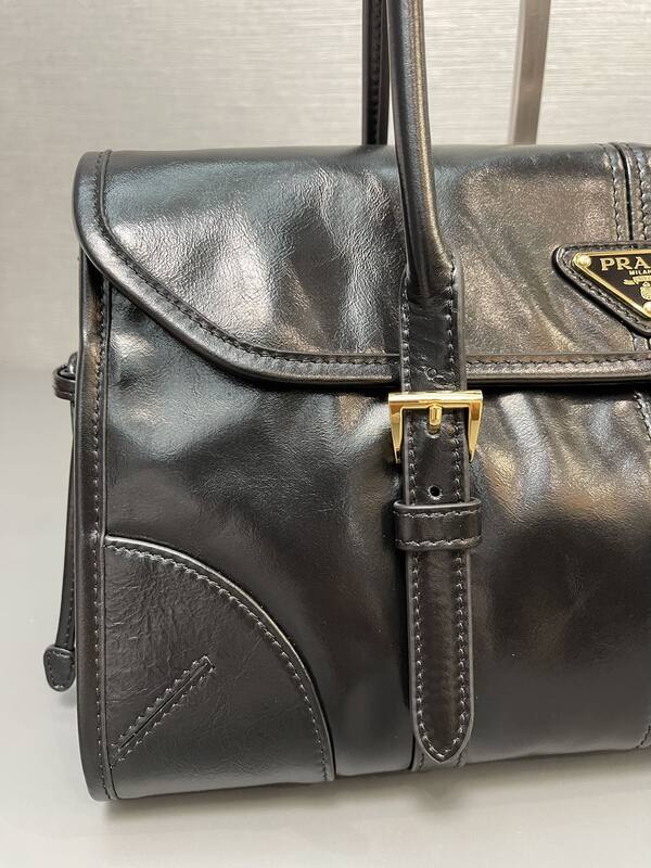 Prada Black shiny leather 31x15x12cm shoulder — AAA Quality Replica