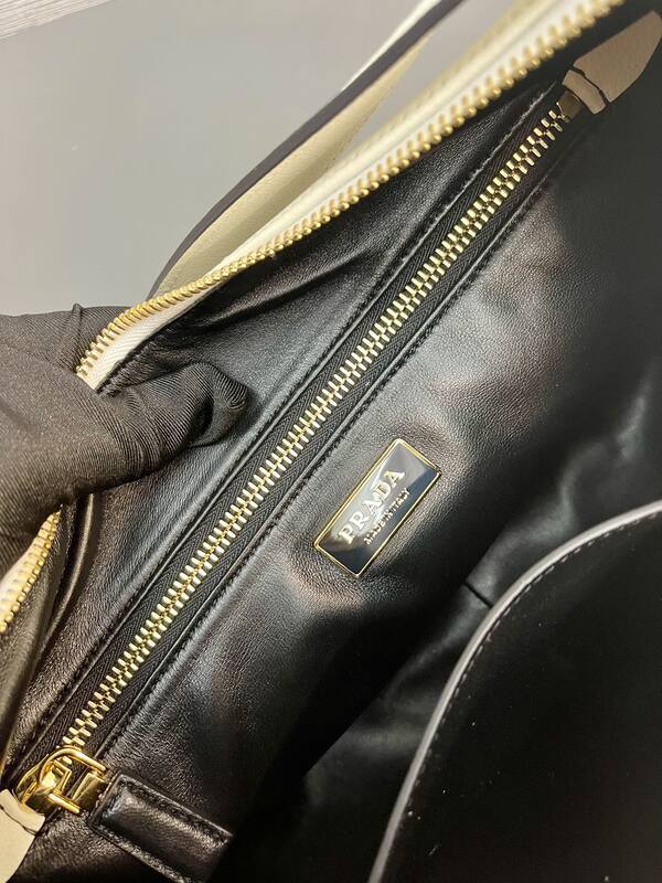 Prada White shoulder bag — Premium Replica