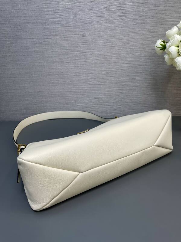 Prada White shoulder bag — Premium Replica