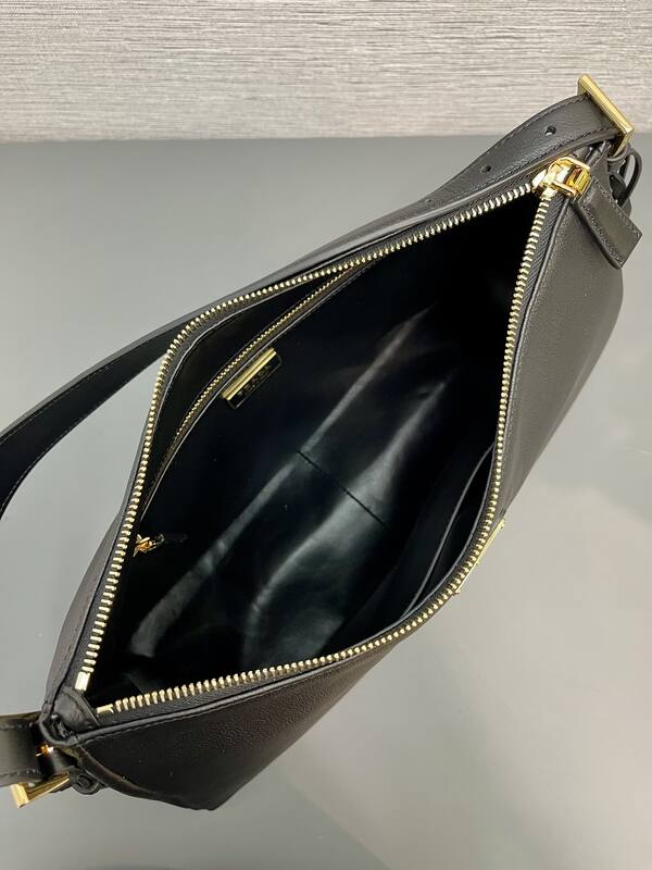 Prada Black 39x24x11cm shoulder — Top Quality Replica