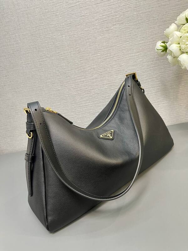 Prada Black 39x24x11cm shoulder — Top Quality Replica