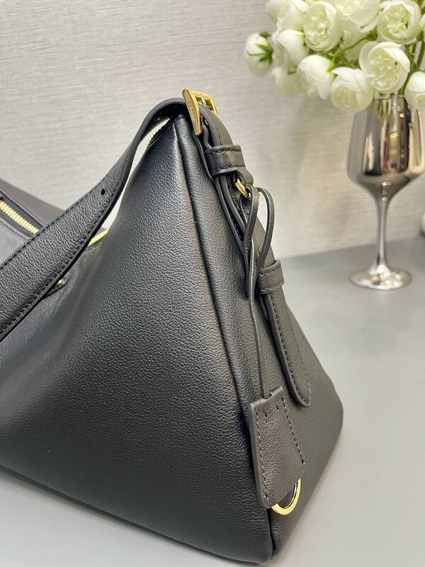 Prada Black 39x24x11cm shoulder — Top Quality Replica