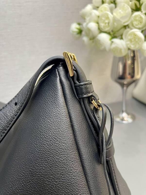 Prada Black 39x24x11cm shoulder — Top Quality Replica