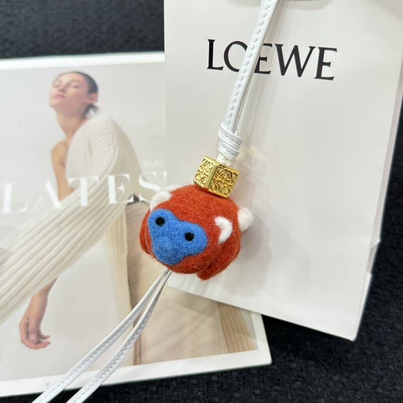 Loewe White shoulder bag — Premium Replica