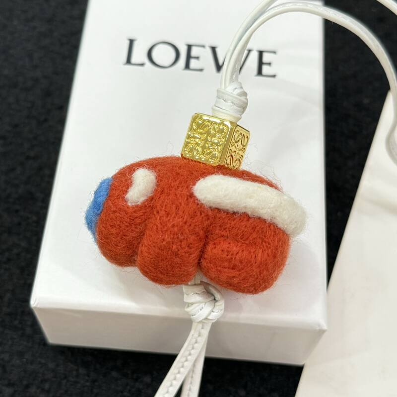 Loewe White shoulder bag — Premium Replica
