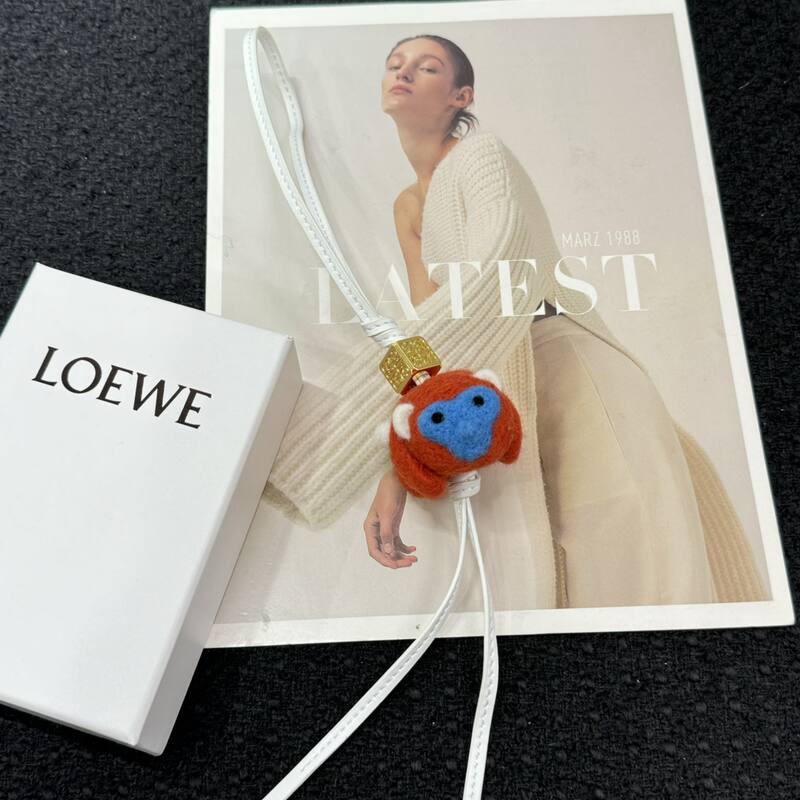 Loewe White shoulder bag — Premium Replica