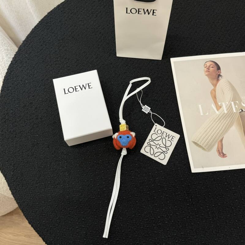 Loewe White shoulder bag — Premium Replica