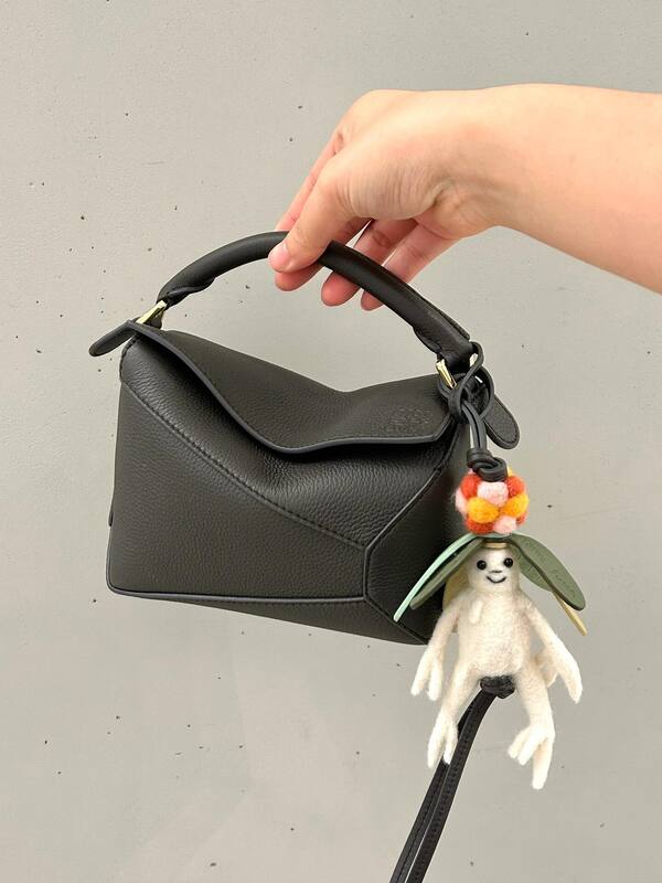 Loewe Calfskin shoulder bag — Top Quality Replica