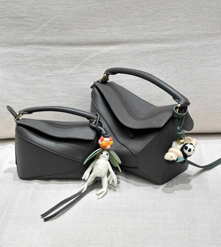 Loewe Calfskin shoulder bag — Top Quality Replica