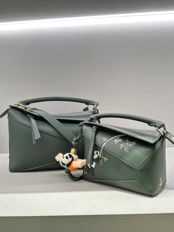 Loewe Green 25x18x10cm shoulder bag — Premium Replica