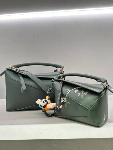 Loewe Green 25x18x10cm shoulder bag Premium Replica