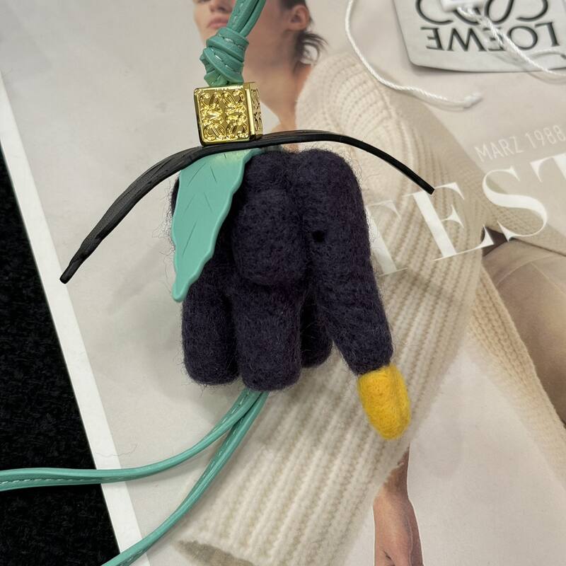 Loewe Green shoulder bag — 1:1 Replica