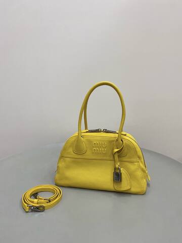 Miu Miu 18x12cm shoulder bag AAA Quality Replica