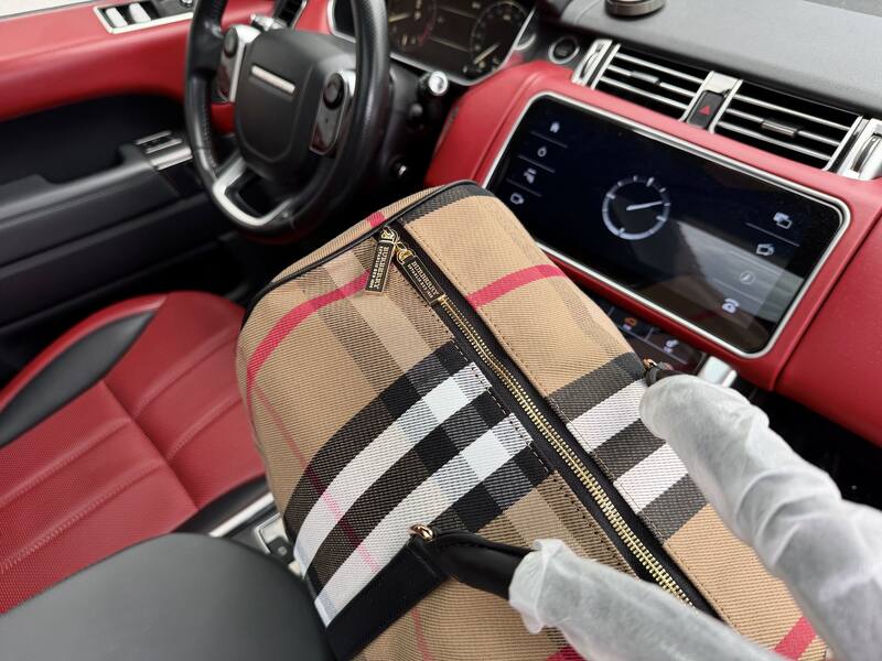 Burberry Check Canvas with Black Leather Trim 50x27x19cm travel bag / luggage bag / duffle bag — 1:1 Replica
