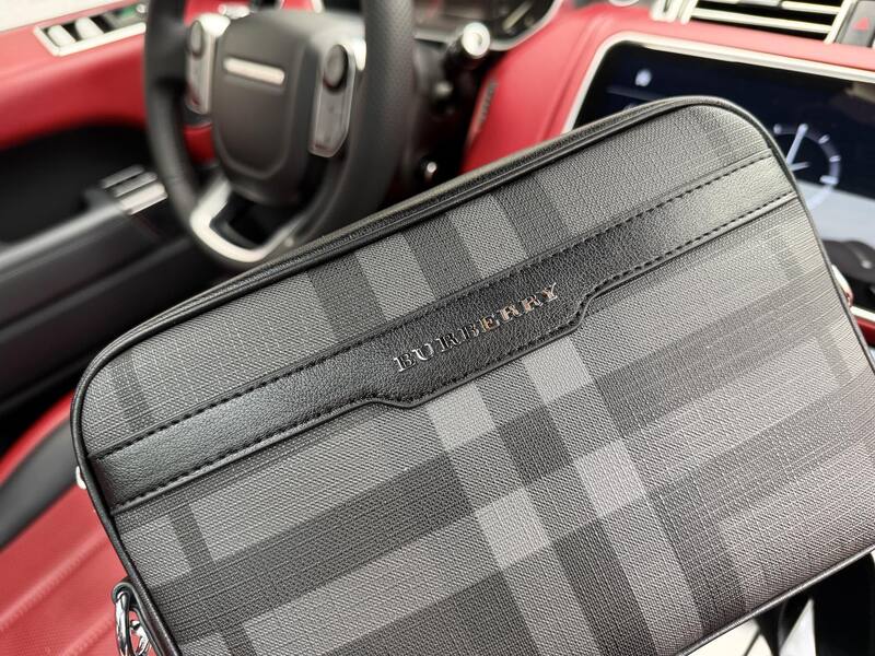 Burberry shoulder bag — Premium Replica