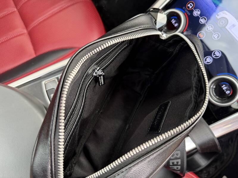 Burberry shoulder bag — Premium Replica