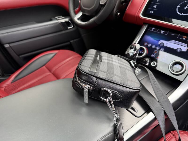 Burberry shoulder bag — Premium Replica