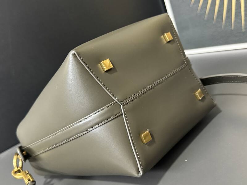 Saint Laurent everyday — Top Quality Replica
