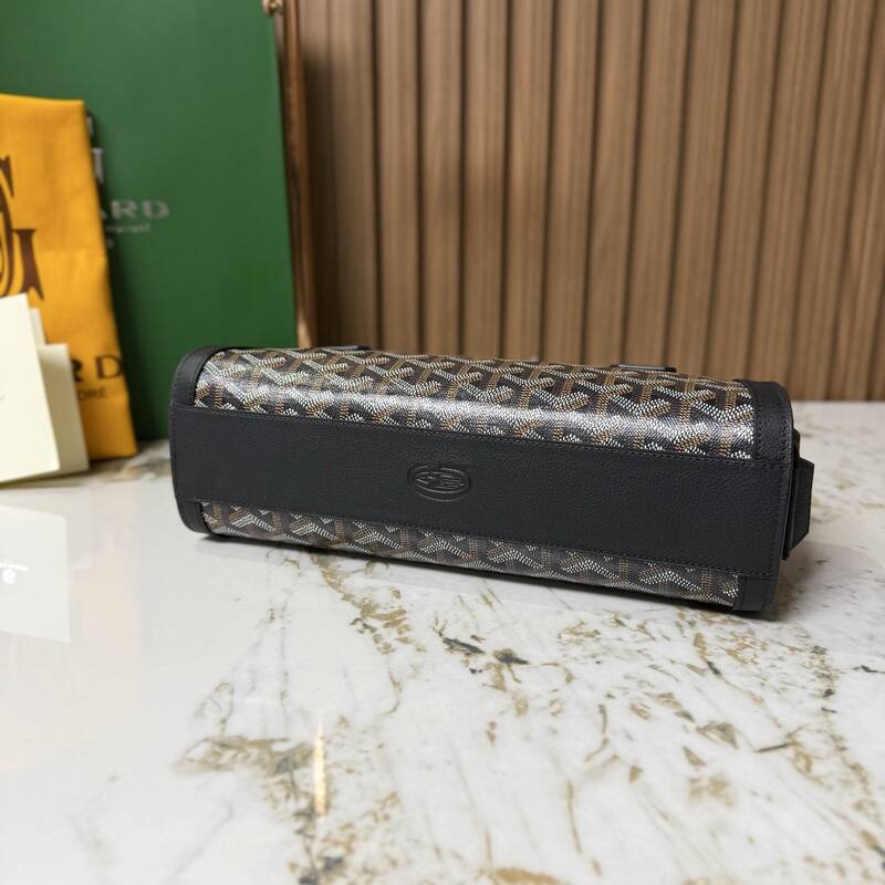 Goyard Black shoulder bag — AAA Quality Replica