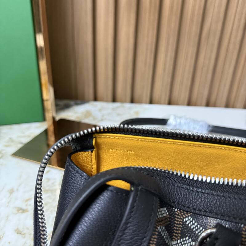 Goyard Black shoulder bag — AAA Quality Replica