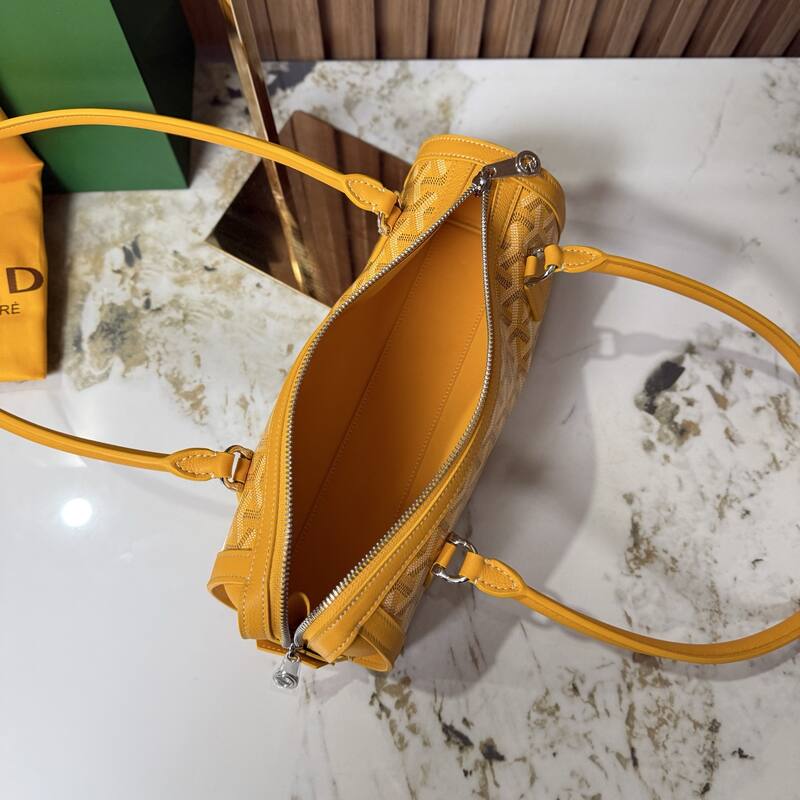 Goyard shoulder bag — AAA Quality Replica