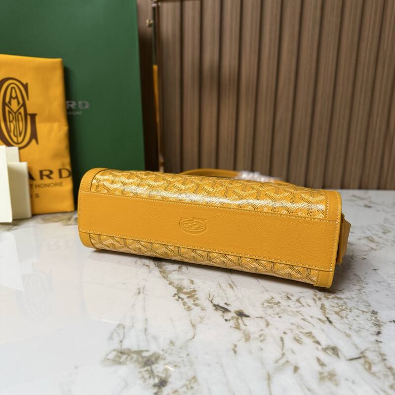 Goyard shoulder bag — AAA Quality Replica