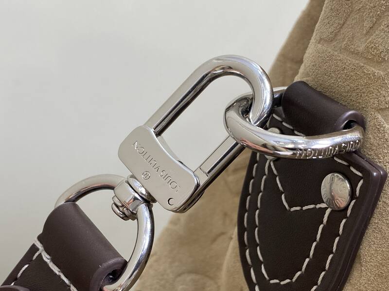 Louis Vuitton M26019 Beige and Brown Monogram 40 work — AAA Quality Replica