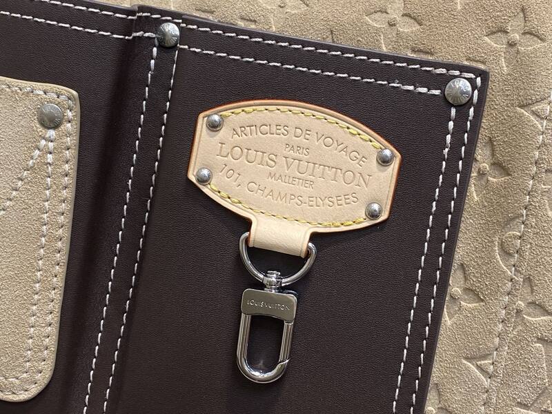 Louis Vuitton M26019 Beige and Brown Monogram 40 work — AAA Quality Replica