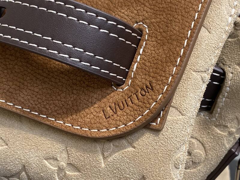 Louis Vuitton M26019 Beige and Brown Monogram 40 work — AAA Quality Replica