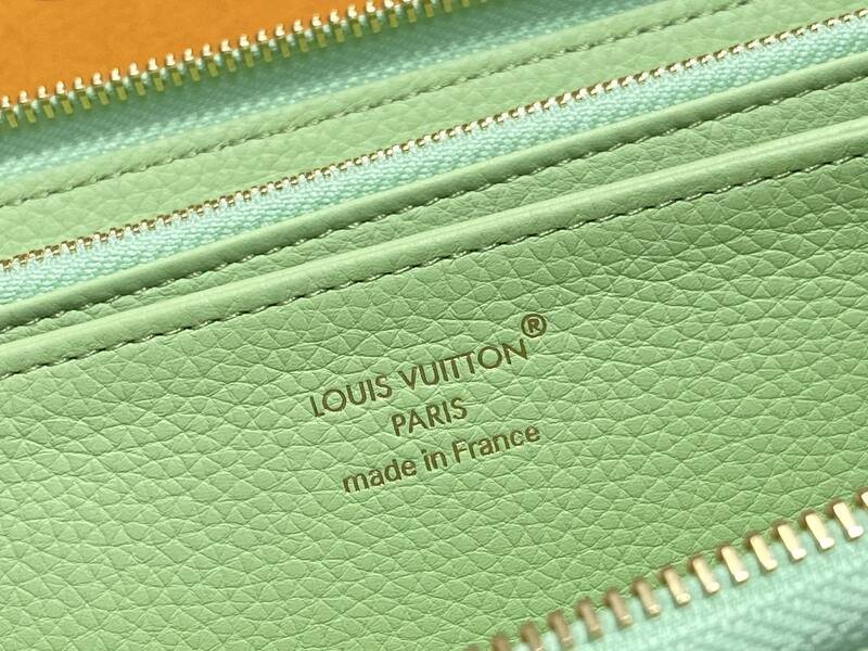 Louis Vuitton Zippy Wallet Mint Green Monogram Empreinte everyday — Top Quality Replica