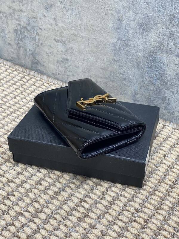 Saint Laurent Monogram Envelope Black crossbody — Premium Replica