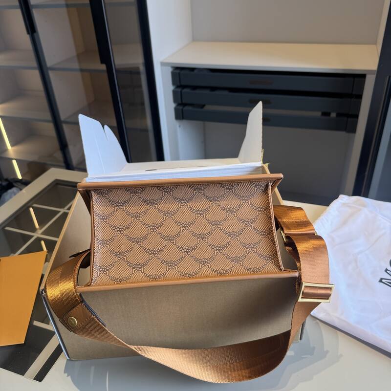 MCM Monogram 25x18x10cm shoulder bag — AAA Quality Replica