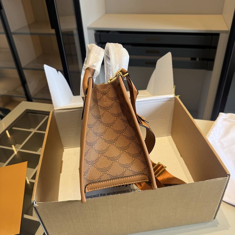 MCM Monogram 25x18x10cm shoulder bag — AAA Quality Replica