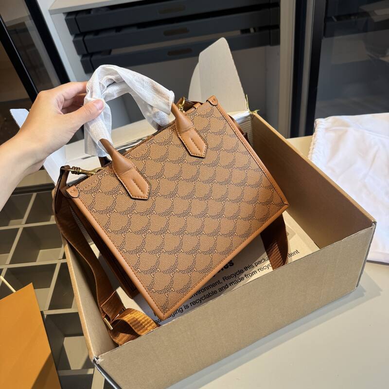 MCM Monogram 25x18x10cm shoulder bag — AAA Quality Replica