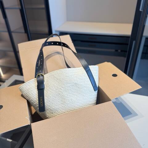 Loewe Black 25x18x10cm shoulder bag 1 1 Replica