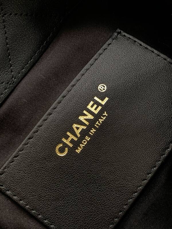 Chanel Hobo Black shoulder — Top Quality Replica