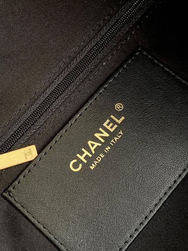Chanel Hobo Black shoulder — AAA Quality Replica