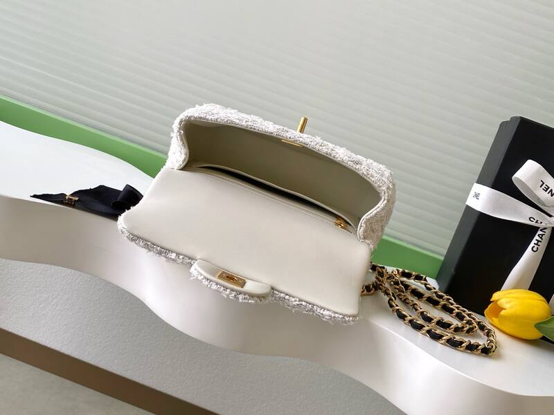 Chanel Classic Flap White tweed with black bow shoulder — 1:1 Replica