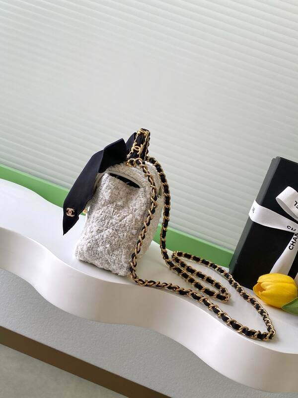 Chanel Classic Flap White tweed with black bow shoulder — 1:1 Replica