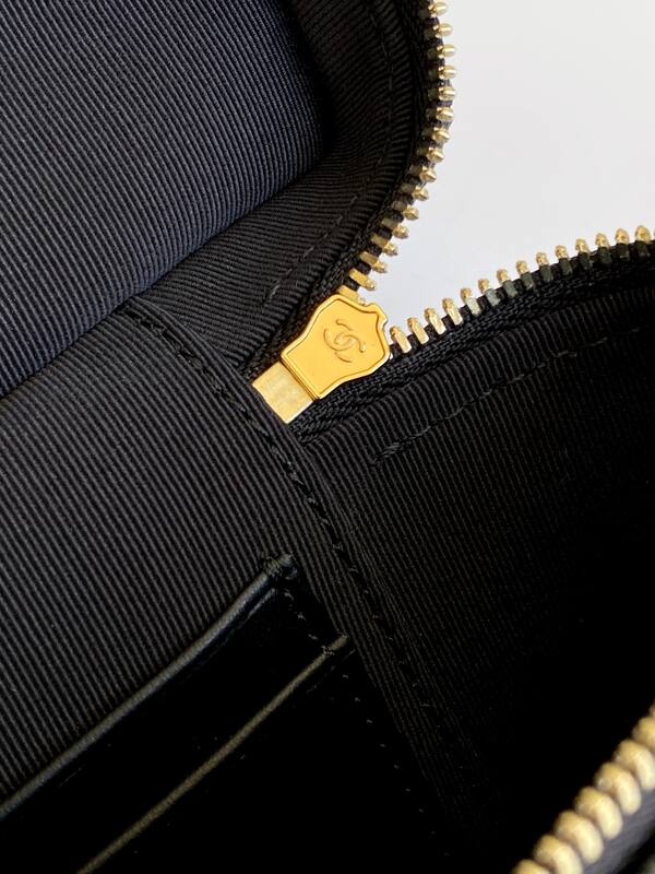 Chanel Black crossbody — 1:1 Replica