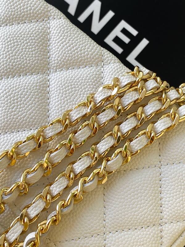 Chanel White caviar leather crossbody — Premium Replica