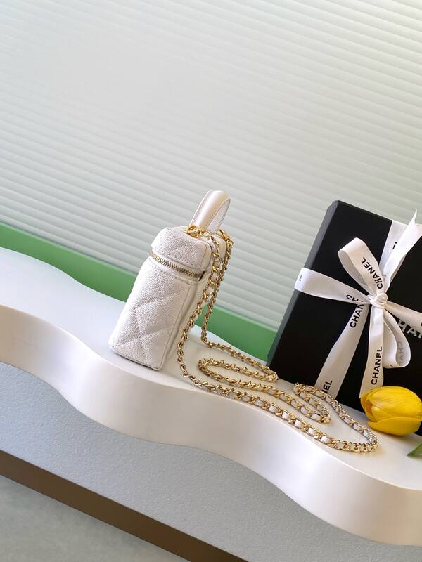 Chanel White caviar leather crossbody — Premium Replica